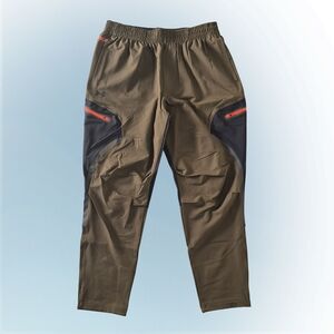 Under Armour Men's Brown and Black Cargo Pants